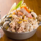 “バカみたいな”痛風鍋が登場！背徳感に溺れる山盛りの白子・あん肝・牡蠣を食べ尽くせ！【魚バカ一代　新橋店】