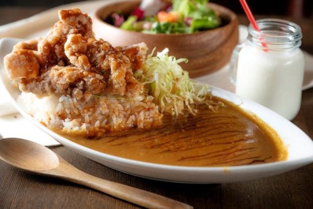 コスパ抜群ランチ 500円 税込 でボリューム満点の からあげカレー が楽しめるチャンス 酒蔵 ゴエモン 中野店 Globridge Inc コスパ抜群ランチ 500円 税込 でボリューム満点の からあげカレー が楽しめるチャンス 酒蔵 ゴエモン 中野店 Globridge Inc